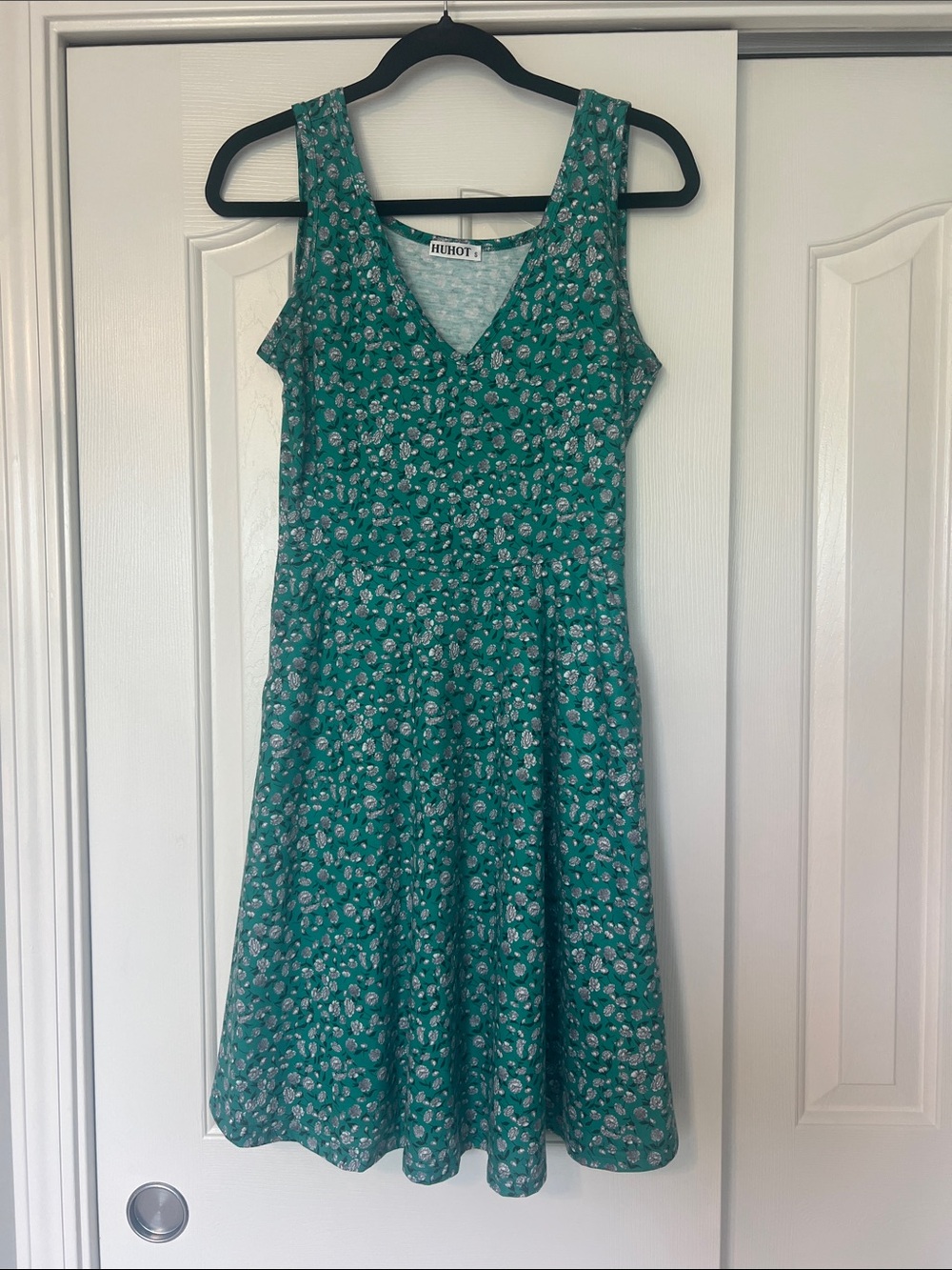 Green Floral Sleeveless V-Neck Sun Dress With Pockets Size S